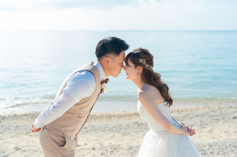 ドレス、タキシードで沖縄の海へ入っちゃいましょう！素敵な思い出に！！