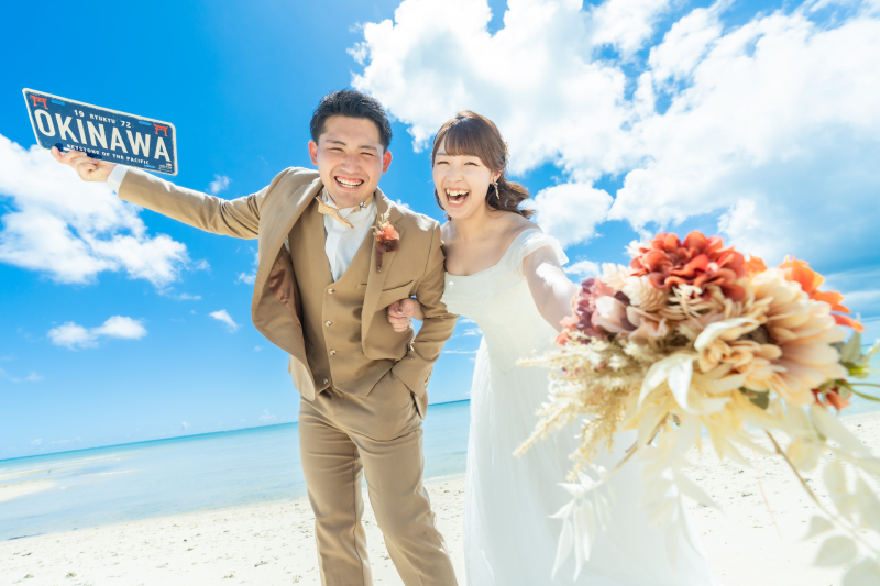 『前撮り』は壮大に広がる青いビーチで撮りたい!という方はぜひcapry沖縄で!★