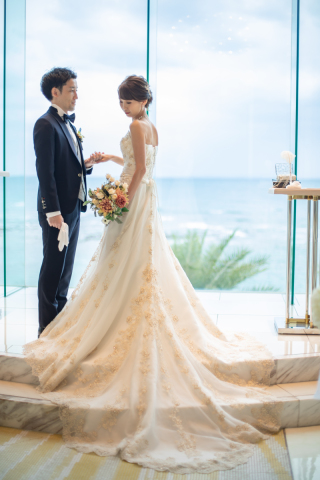 本日は、グレードアップのウェディングドレス【 OG2 】をご紹介いたします！