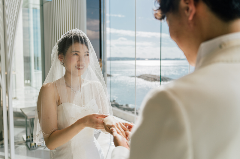 沖縄の綺麗な青い海をバックに・・・♪♪