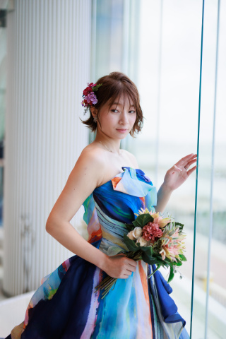 本日は、グレードアップのカラードレス【 LB32706_DB 】をご紹介します!