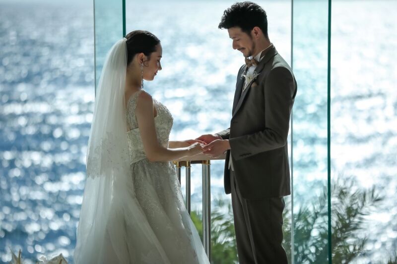 チャペル挙式＆ビーチフォト＆会食付きプランでプチ結婚式が約23万円で叶う！