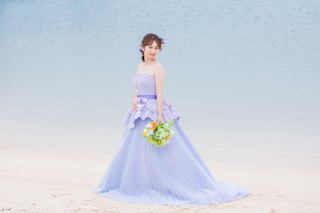 本日はグレードアップのカラードレス【 LA16 】をご紹介いたします！