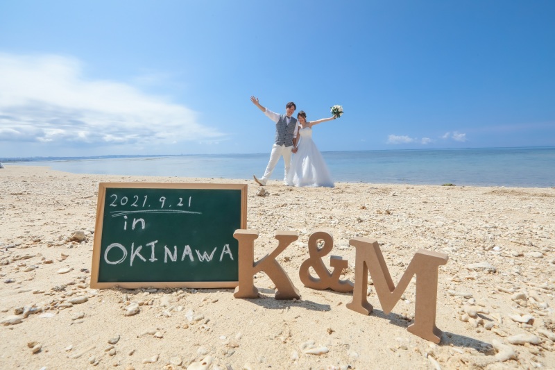 チャペルではカチッと、ビーチではカジュアルに♪