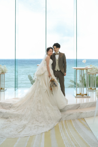 グレードアップのウェディングドレス【 LS20803 】をご紹介いたします！