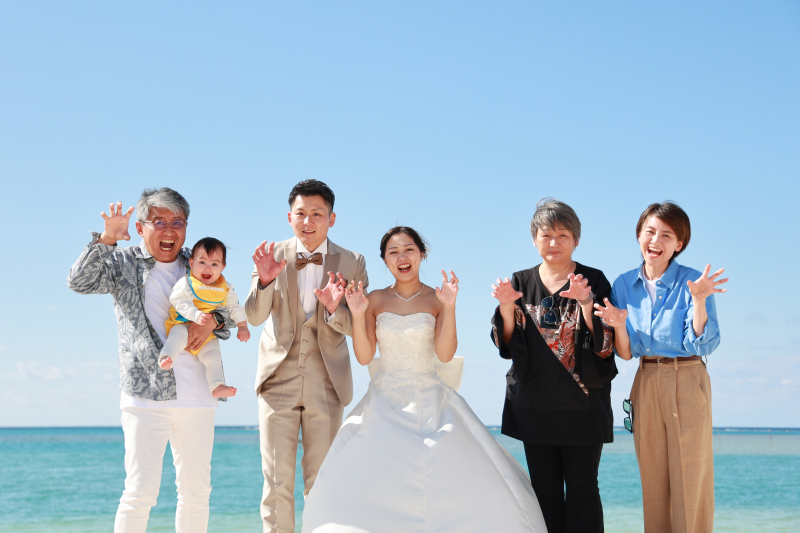 【大切な人と一緒に♡】家族や友人も参加できるフォトウエディング!思い出の一枚を