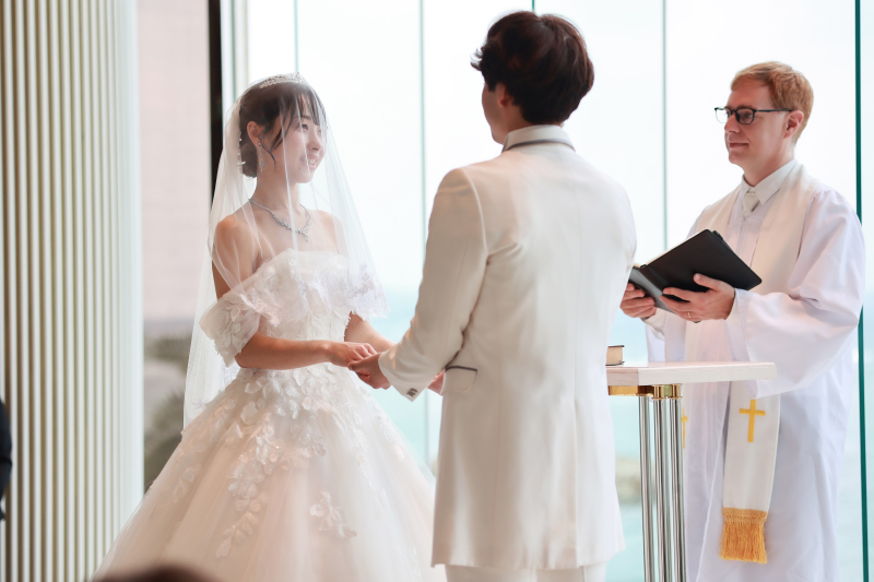 沖縄フォトウェディングをご検討中のおふたりへ♡ルミエール北谷サロンの魅力をご紹介