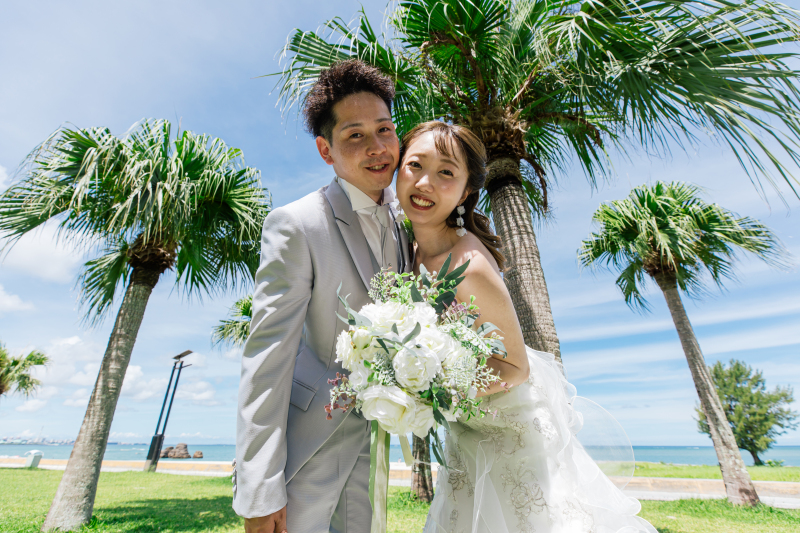 ヤシの木×グリーンで叶える♡南国感たっぷりの沖縄フォトウェディング♪