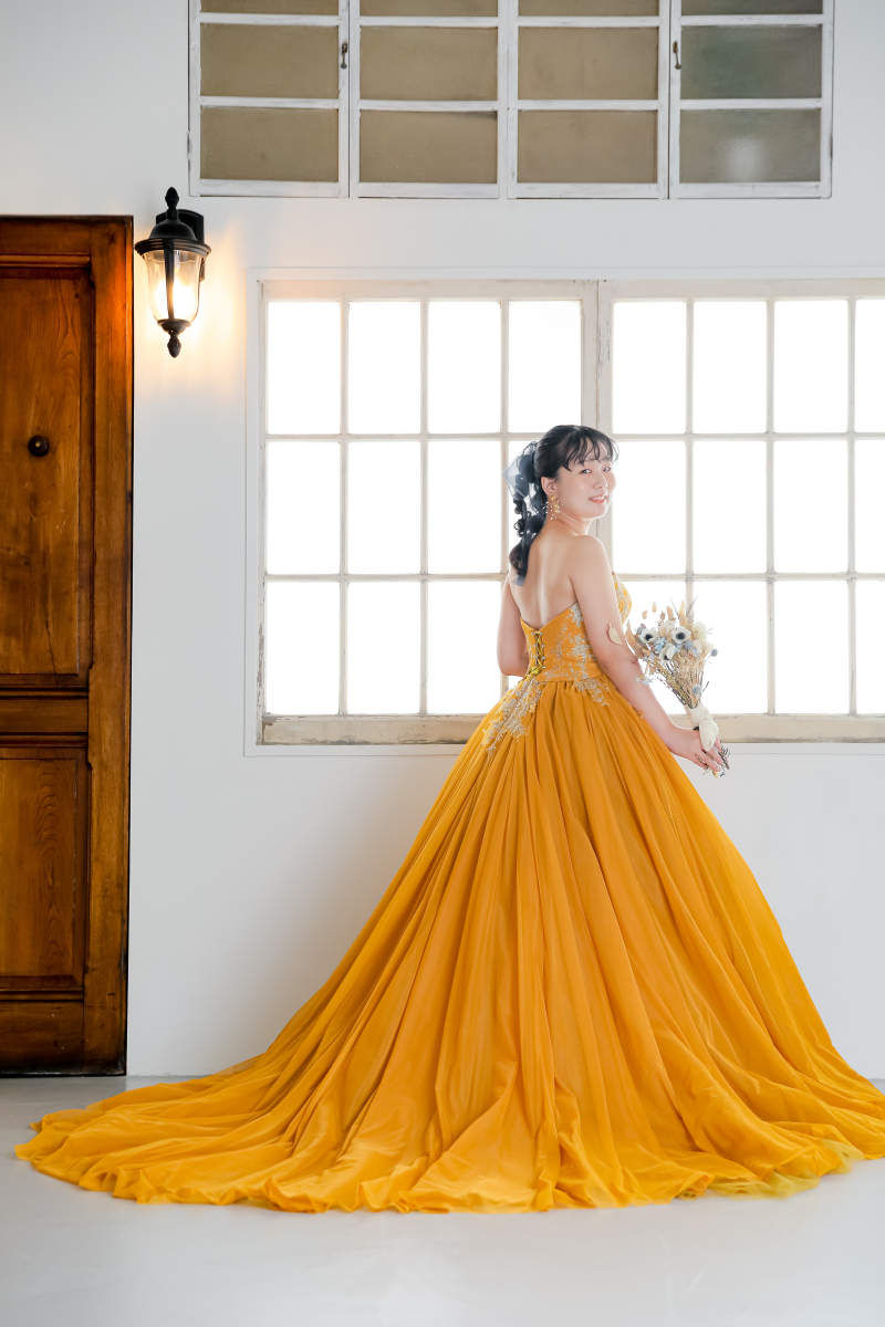 カラードレスをご紹介!素敵なドレス着てみませんか☆