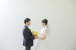 シンプルな白背景で