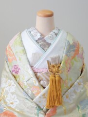 自分でコーディネート可能！和装小物刺繍衿を紹介します