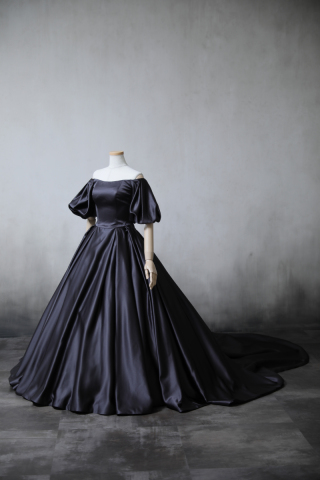 新作カラードレス入荷！今までにないドレスが仲間入りしました♡