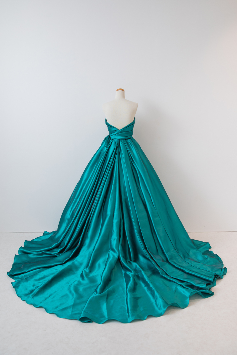 新作衣装入荷致しました!!