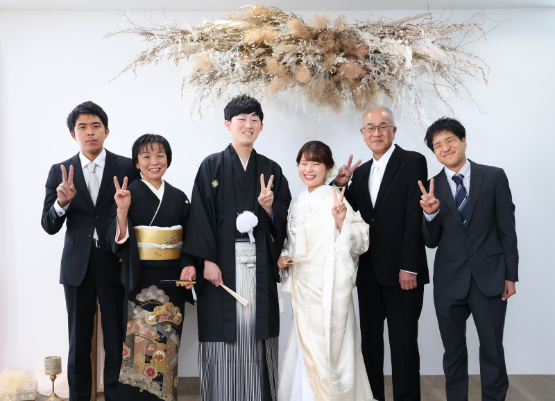 家族を呼んでウェディングフォトを撮影しませんか？