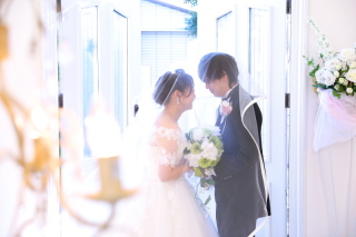 涼しく、快適に。チャペル＆ガーデンスタジオで叶えるフォトウエディング