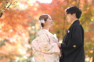 【秋婚・前撮り】紅葉の中で残す一生の思い出。秋のフォトウェディングが人気の理由