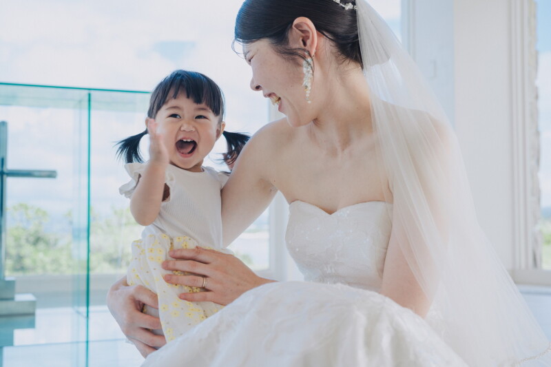 お子様もご一緒に♪　チャペル＆ビーチでのファミリーフォト