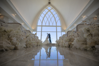 秋でも海は楽しめるビーチ＆チャペルフォト