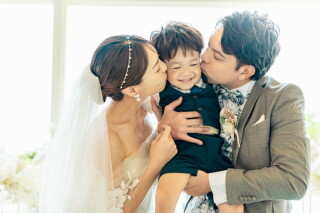 お子様とフォトウェディングを叶える為に重要な“ベビーシッターオプション”について