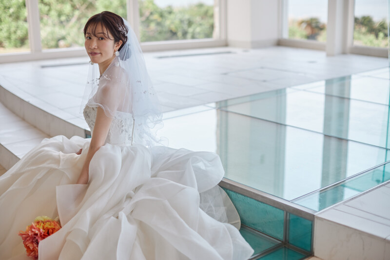 リゾ婚チャペルで撮影するフォトウェディング
