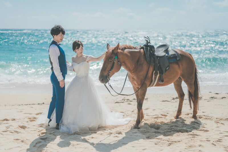 ビーチ×乗馬で叶える、フォトウェディング