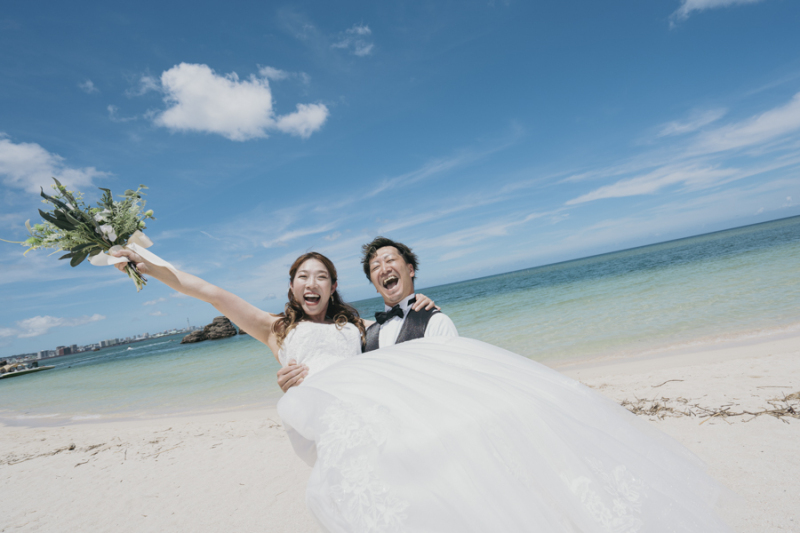 沖縄の青い空、青い海、白い砂浜！！！