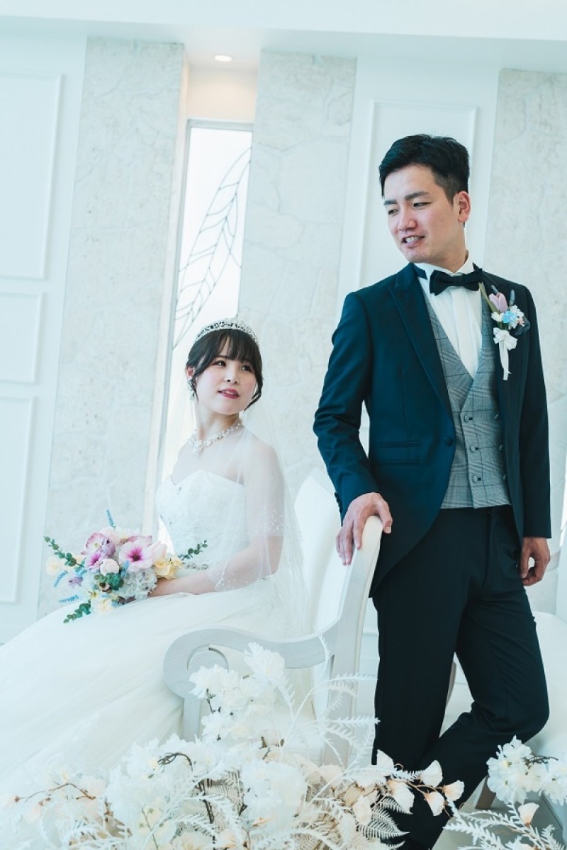 「読谷ブルー」が引き立つ白亜のチャペル♡アクアグレイス・チャペルフォト♪