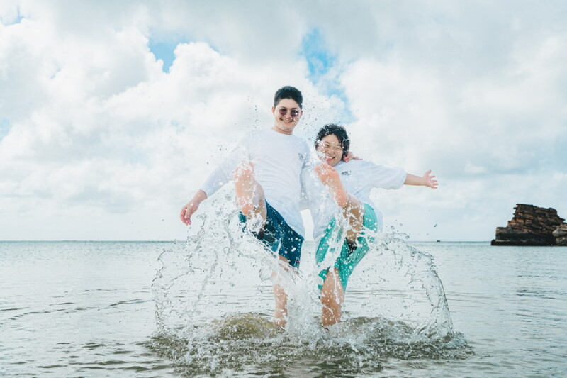 アラハビーチでの私服フォト撮影リラックスした瞬間を残そう♪