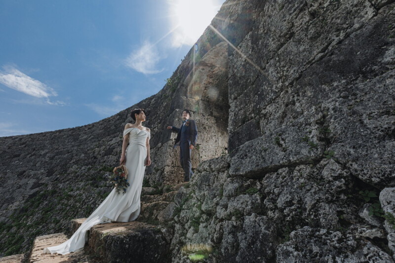 世界遺産・座喜味城跡で叶える♡歴史と自然に包まれる沖縄ウェディングフォト♪