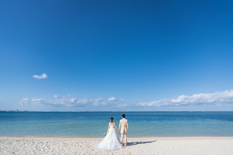 アラハビーチのやし並木はお散歩にピッタリ♪