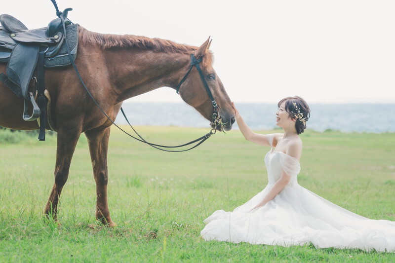 ビーチ×乗馬で叶える、フォトウェディング