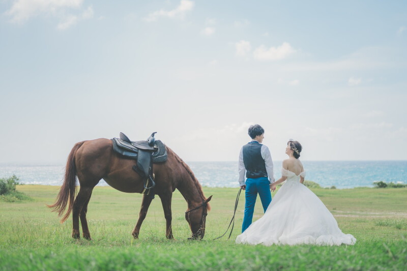 ビーチ×乗馬で叶える、フォトウェディング