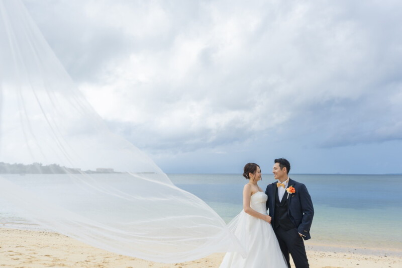 沖縄で叶える♡チャペル&ビーチ&緑のウェディングフォト♪