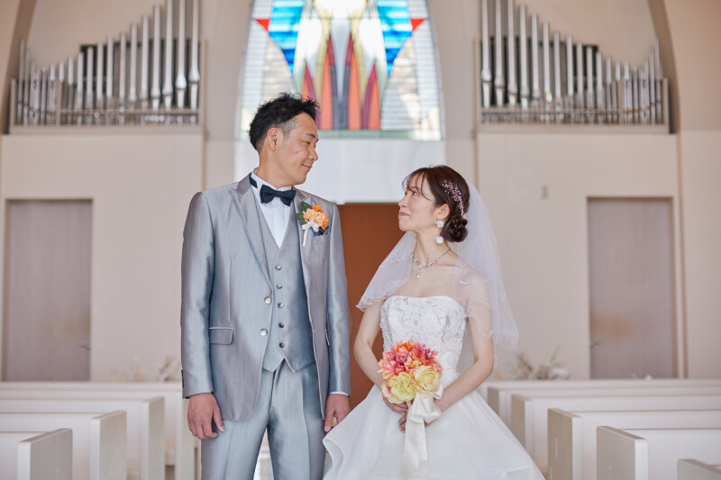 リゾ婚チャペルで撮影するフォトウェディング