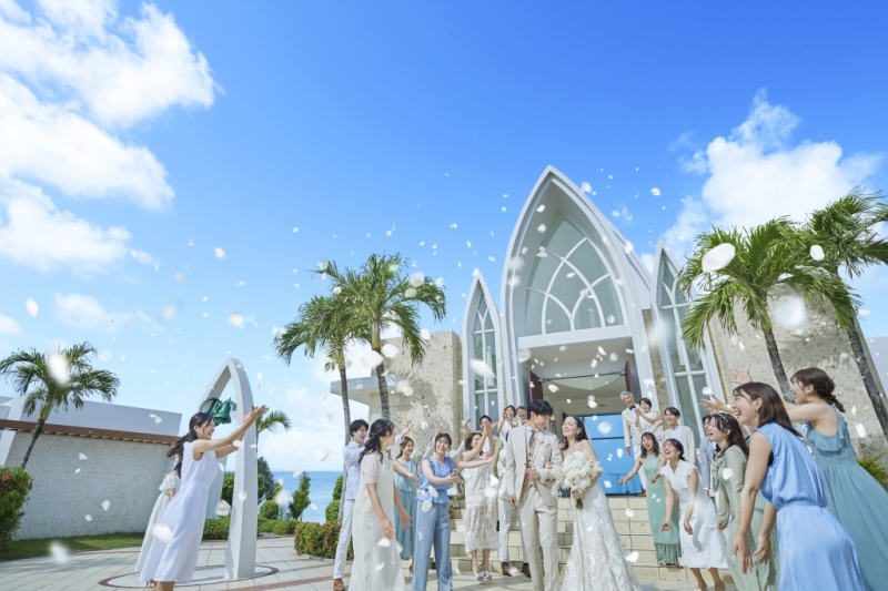 沖縄の青い空、青い海、白い砂浜！！！