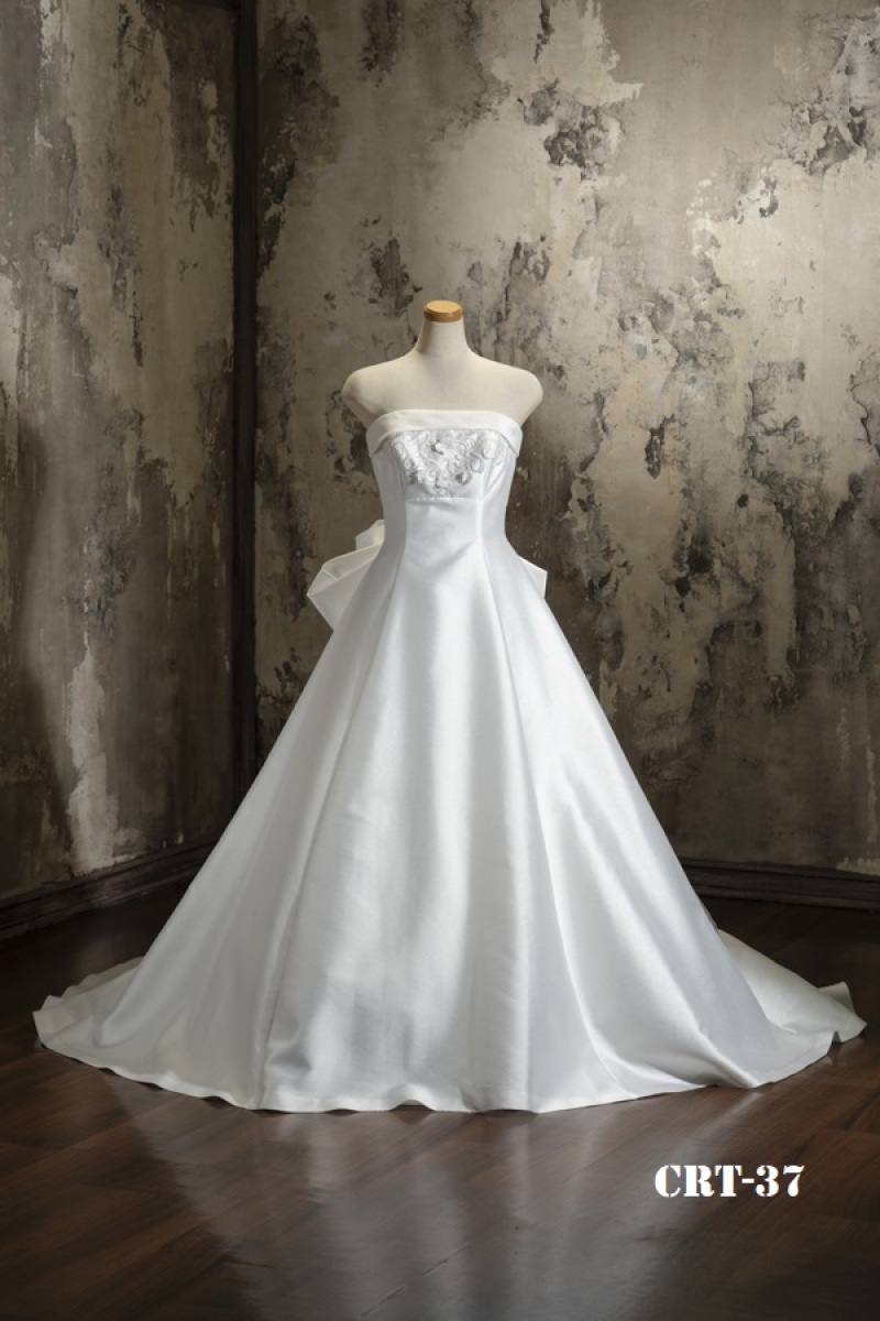 沖縄で叶える♡チャペル&ビーチ&緑のウェディングフォト♪