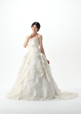 おすすめ衣装紹介 ウェディングドレス編②