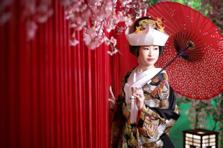 日本髪や鬘(かつら)を取り入れてみては?