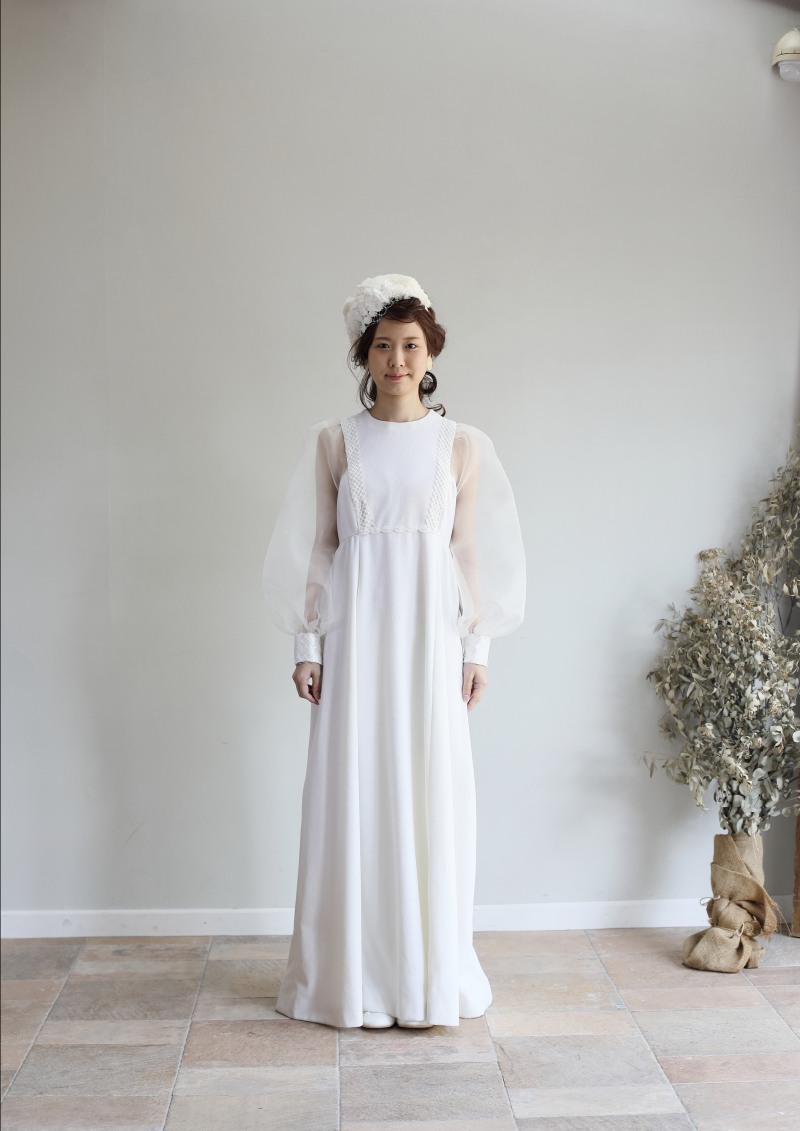 アンティークドレスHOWELLのご紹介