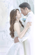 ダウンスタイルで女性らしさを