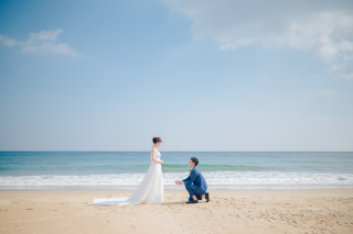 海辺でロマンチックなプロポーズ♡