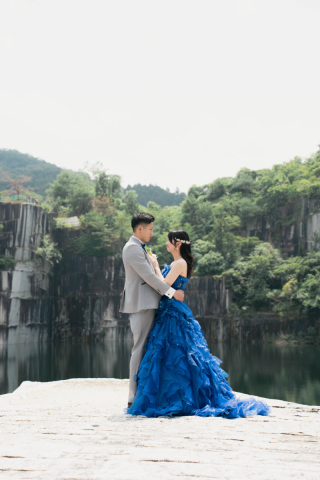 石と空が広がるダイナミックなロケーション撮影