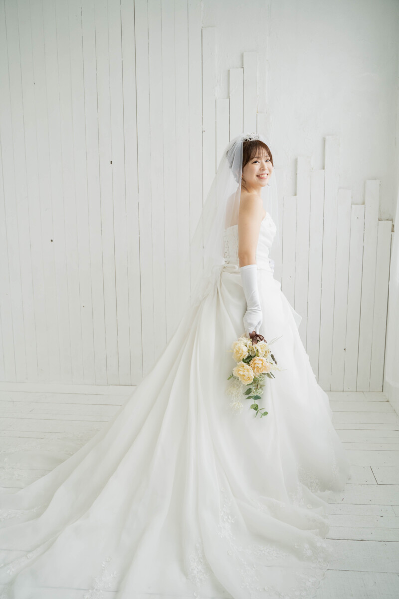 ドレス姿をしっかり残せるスタジオ撮影