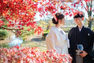 紅葉に囲まれて