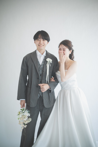シンプルな背景で残すフォトウエディング