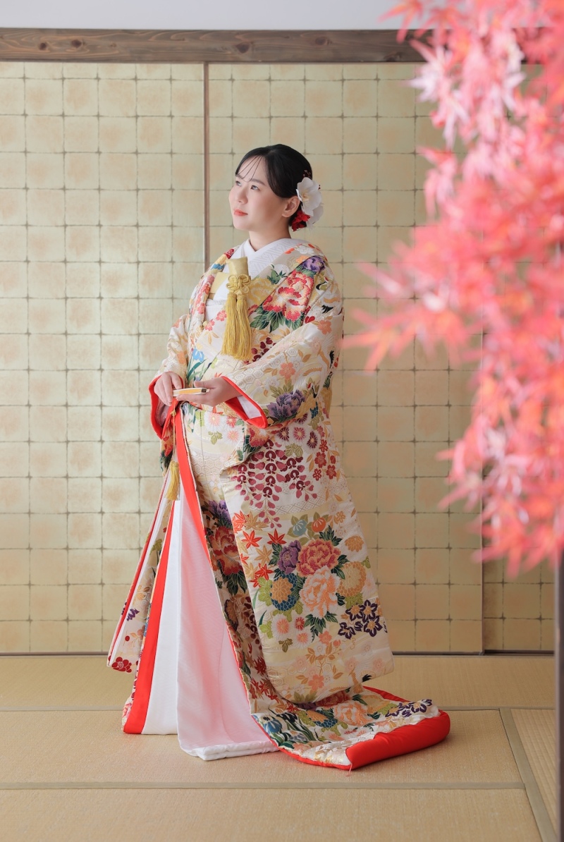 スタジオで秋らしい紅葉撮影