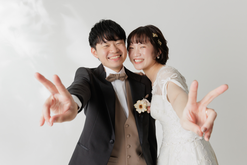 洋装スタジオPLUSと屋内庭園スタジオで撮るお二人らしい写真!