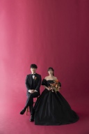 黒のタキシードと黒のドレスで叶える、大人のウェディングフォト
