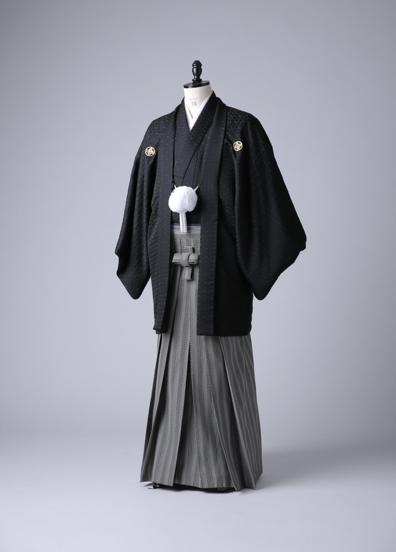 秋にピッタリご新郎様お衣装のご紹介