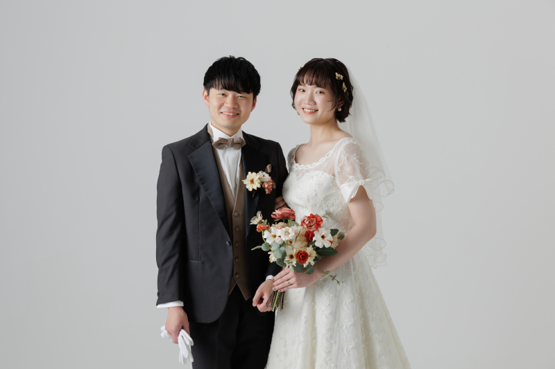 洋装スタジオPLUSと屋内庭園スタジオで撮るお二人らしい写真!